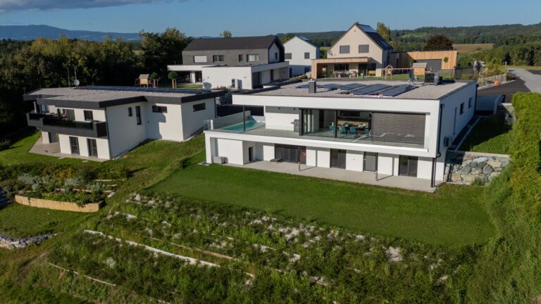 Einfamilienhaus mit Infinity-Pool – Individuell geplant