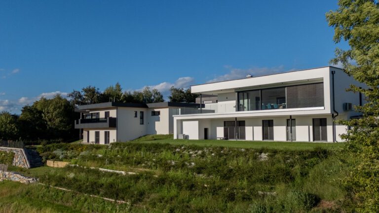 Einfamilienhaus mit Infinity-Pool – Individuell geplant