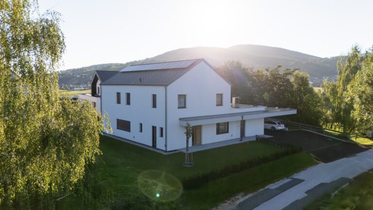 Einfamilienhaus im Grünen – Individuell und nach Maß geplant