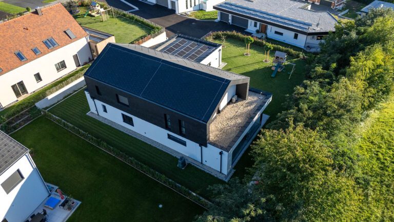 Individuelles Einfamilienhaus mit Ausblick & Präzision