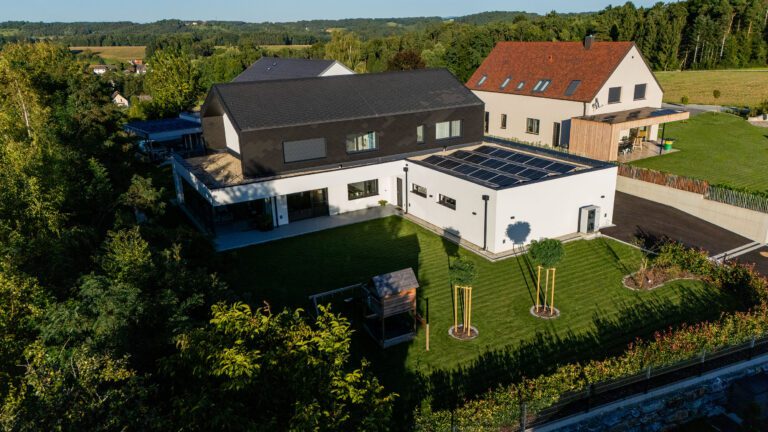 Individuelles Einfamilienhaus mit Ausblick & Präzision